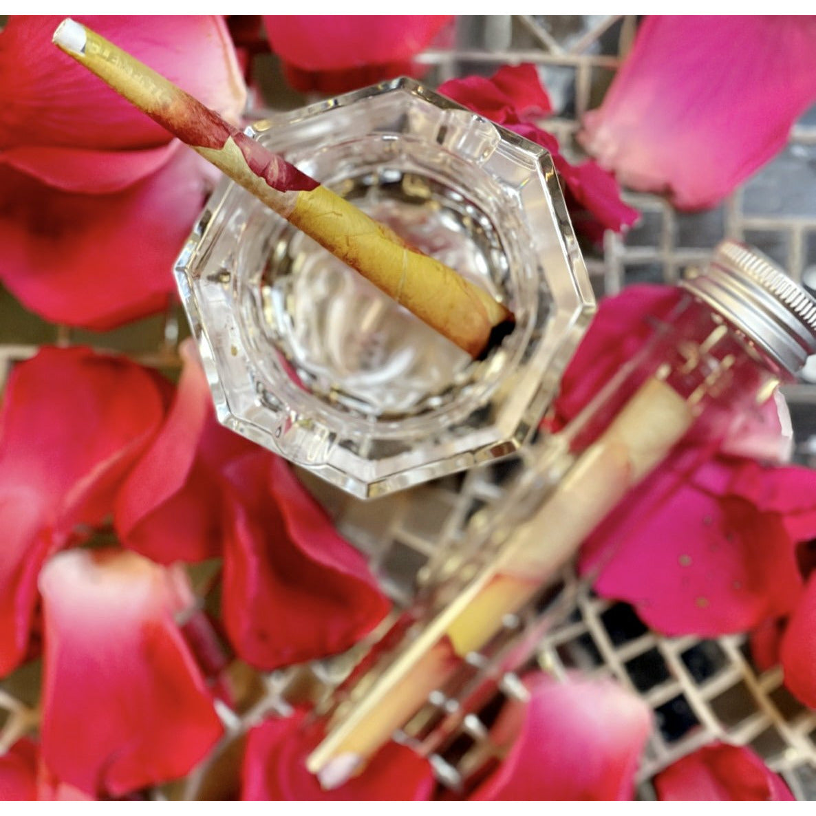 Brown Organic pre rolled Rose Cones